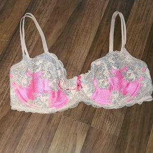 36D Victoria secret bra
